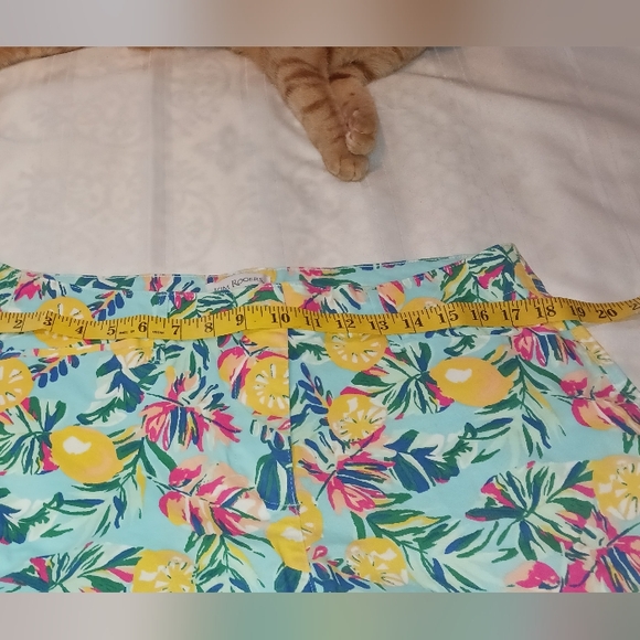 Kim Roger's Women's Shorts with pockets on front and back Size 14 - Picture 8 of 11